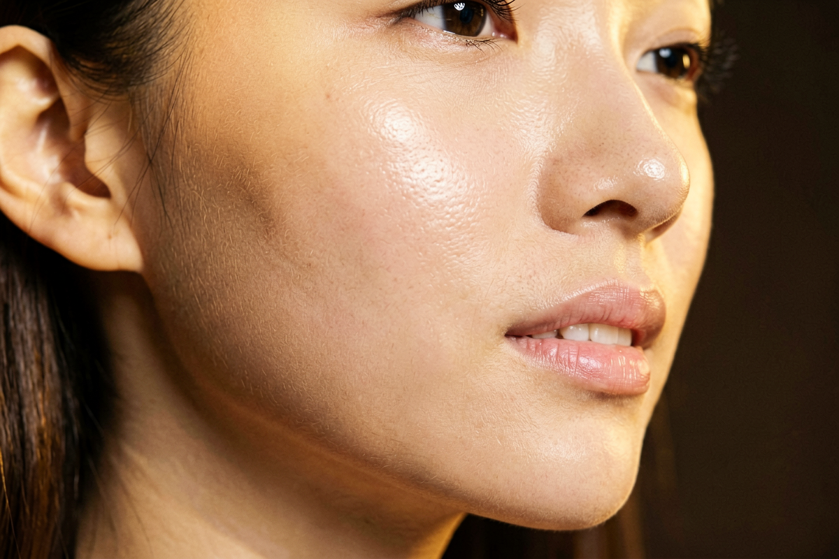 Close-up of clear healthy skin texture showing the benefits of niacinamide for skin, Belldiva